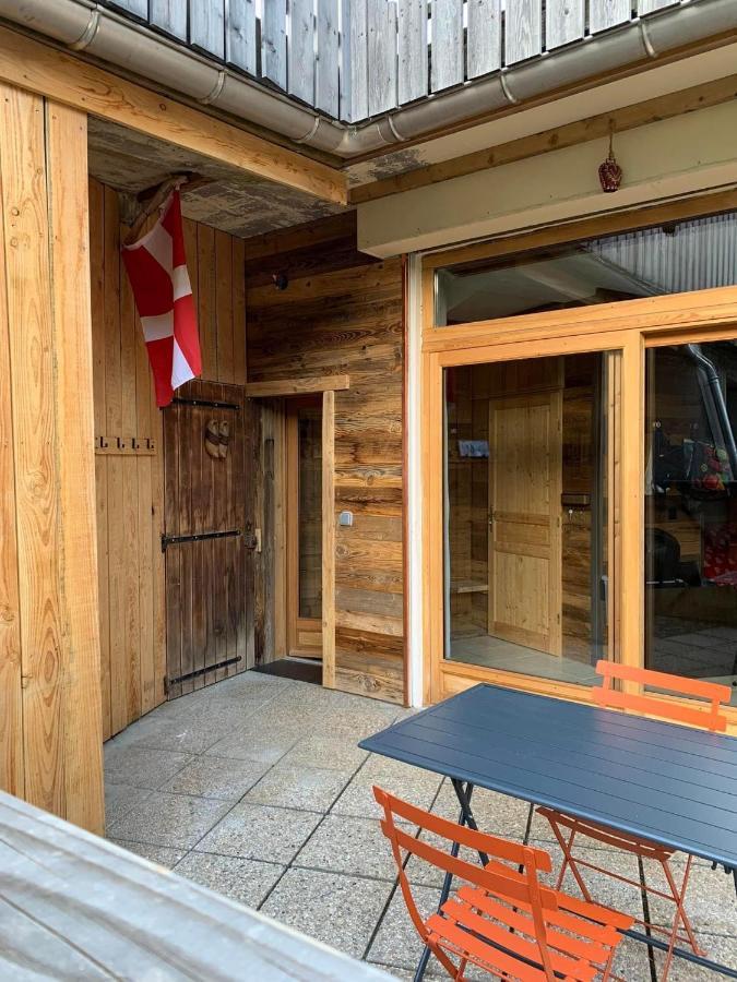 Appartement avec extérieur La Giettaz domaine skiable Megeve Combloux La Giettaz navette gratuite et télésiège à 2km Exterior foto
