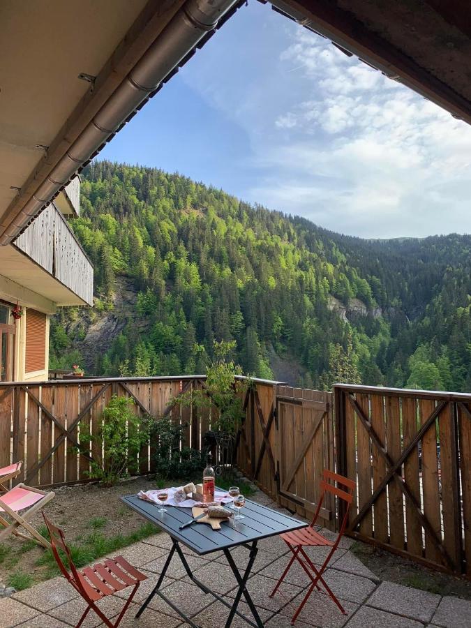 Appartement avec extérieur La Giettaz domaine skiable Megeve Combloux La Giettaz navette gratuite et télésiège à 2km Exterior foto