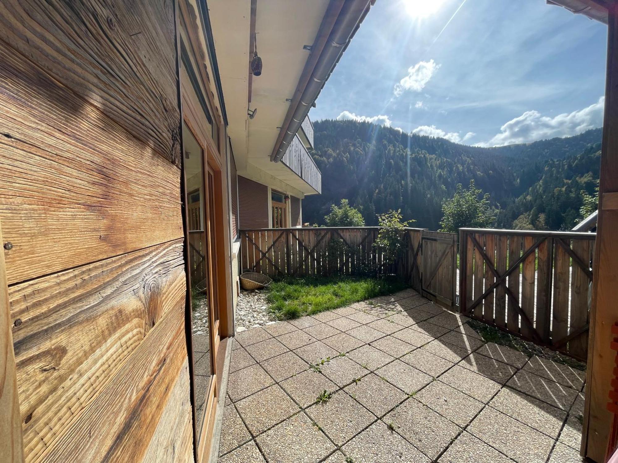 Appartement avec extérieur La Giettaz domaine skiable Megeve Combloux La Giettaz navette gratuite et télésiège à 2km Exterior foto